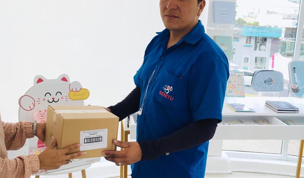 Tu lo vendes y nosotros lo entregamos Tu lo vendes y nosotros lo entregamos